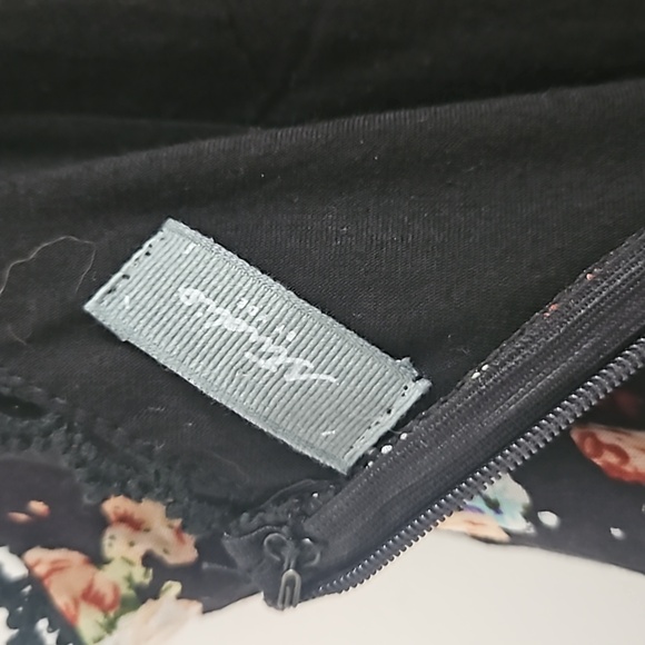 Floral Mini Dress - Picture 6 of 7